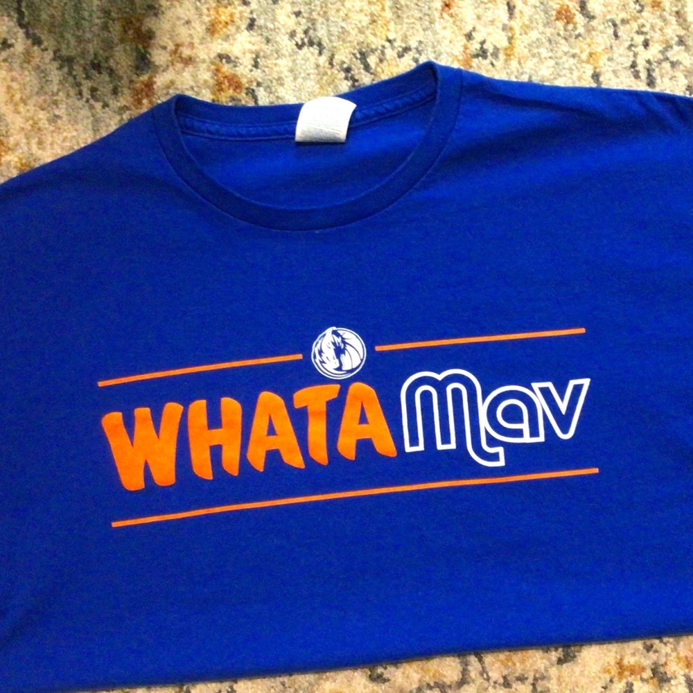 Men’s Dallas Maverick’s and Whataburger T-shirt.  XL